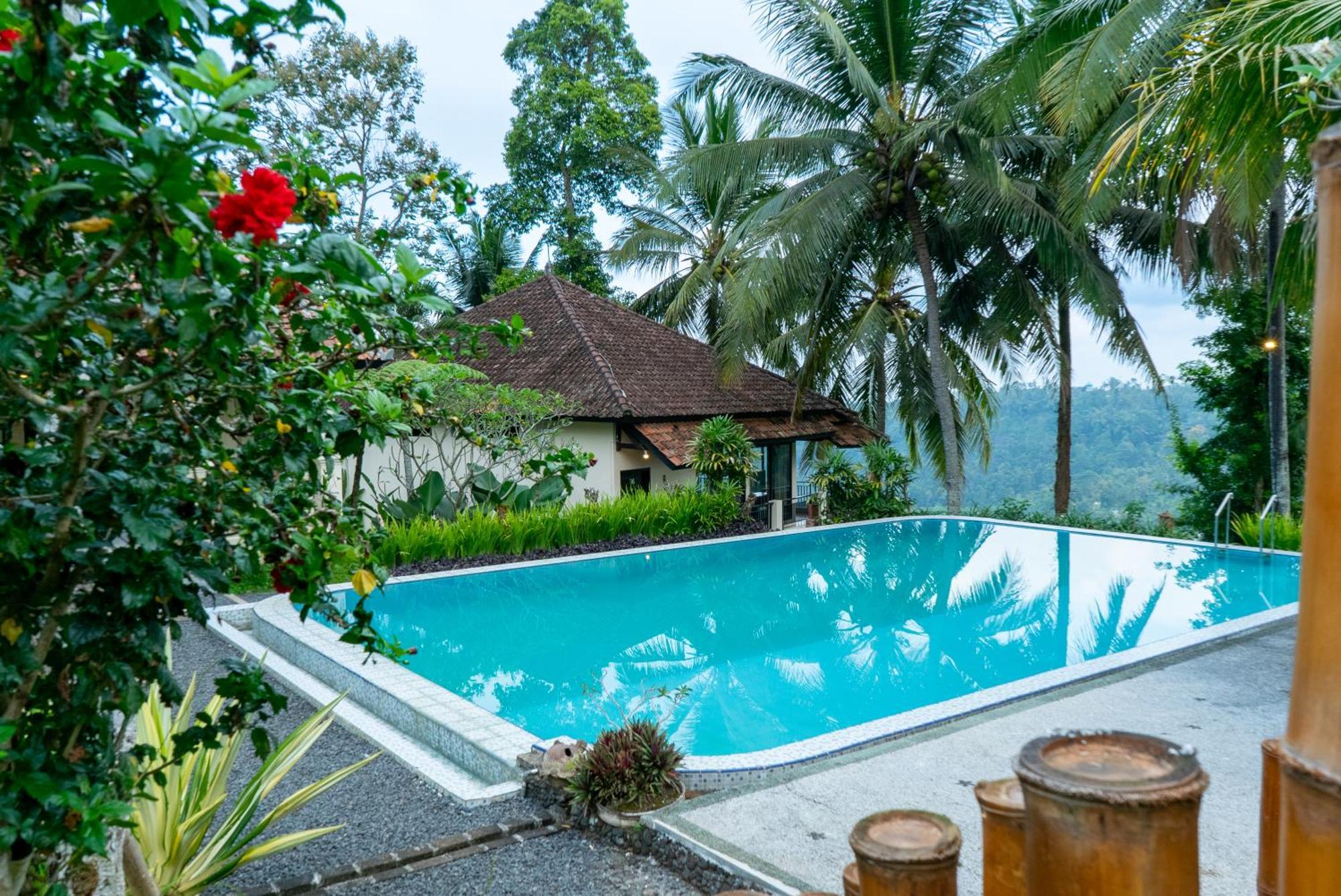 Отель Domisili Ijen Cliff By Fays Hospitality Баньюванги Экстерьер фото